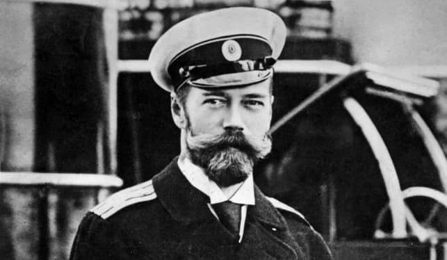 Император Николай II в морской форме